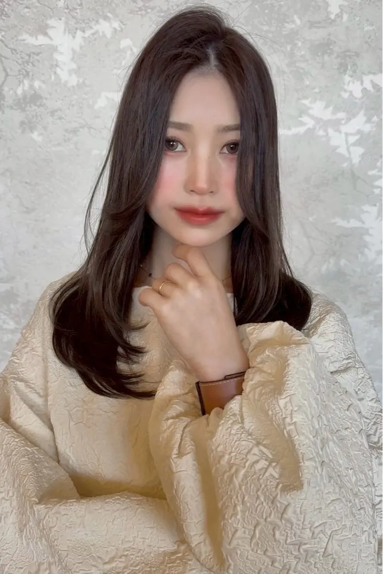 セミロング カラー ヘアアレンジ 透明感カラー ハッシュカット 髪質改善 韓国風ヘア レイヤーカット カット ヘアカラー トリートメント 韓国レイヤーカット★ 小林大樹のヘアスタイル