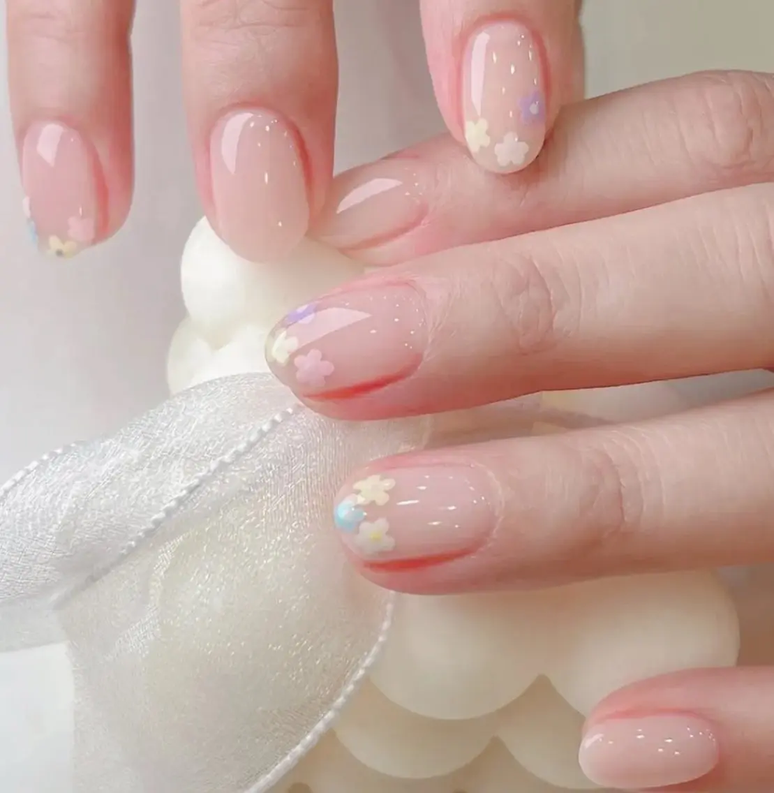 ネイル チークネイル 長さ出し フットネイル ジェルネイル 卒業式 𝓐𝓷𝓻𝓲 XiinhNailのネイルデザイン