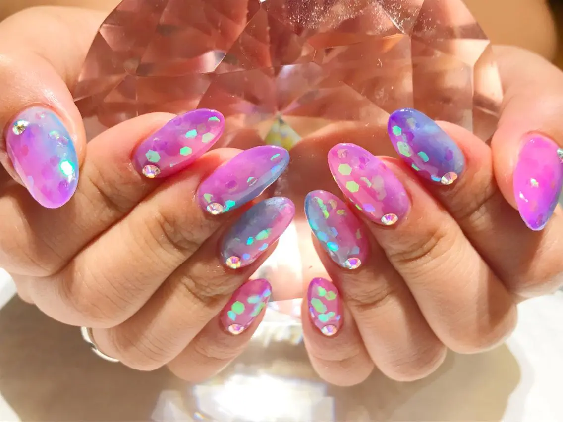 ネイル オーロラネイル クリアネイル ジェルネイル グラデーション ホログラムネイル YUN 💅のネイルデザイン