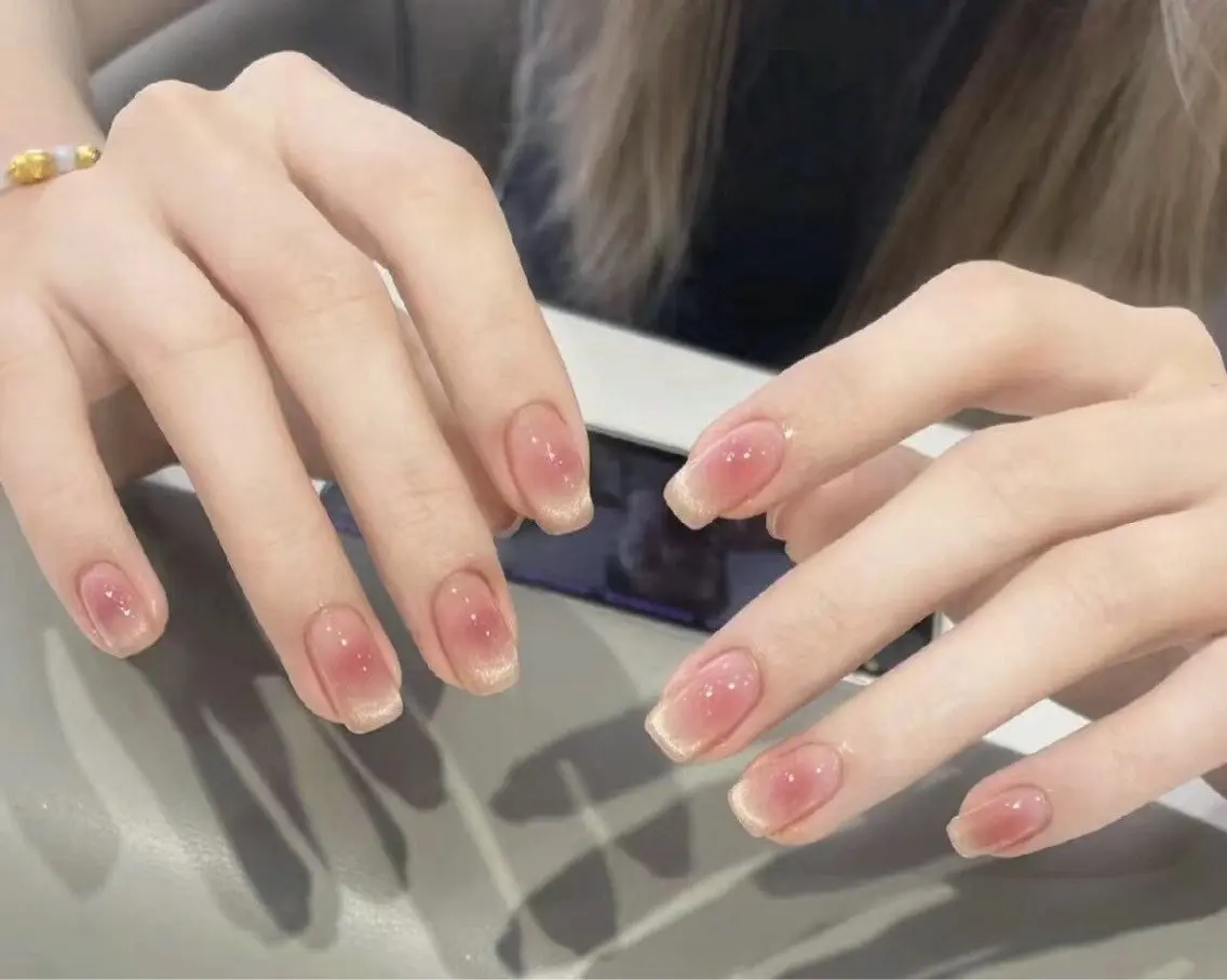 《HAND》きらきらチークマグネットの写真