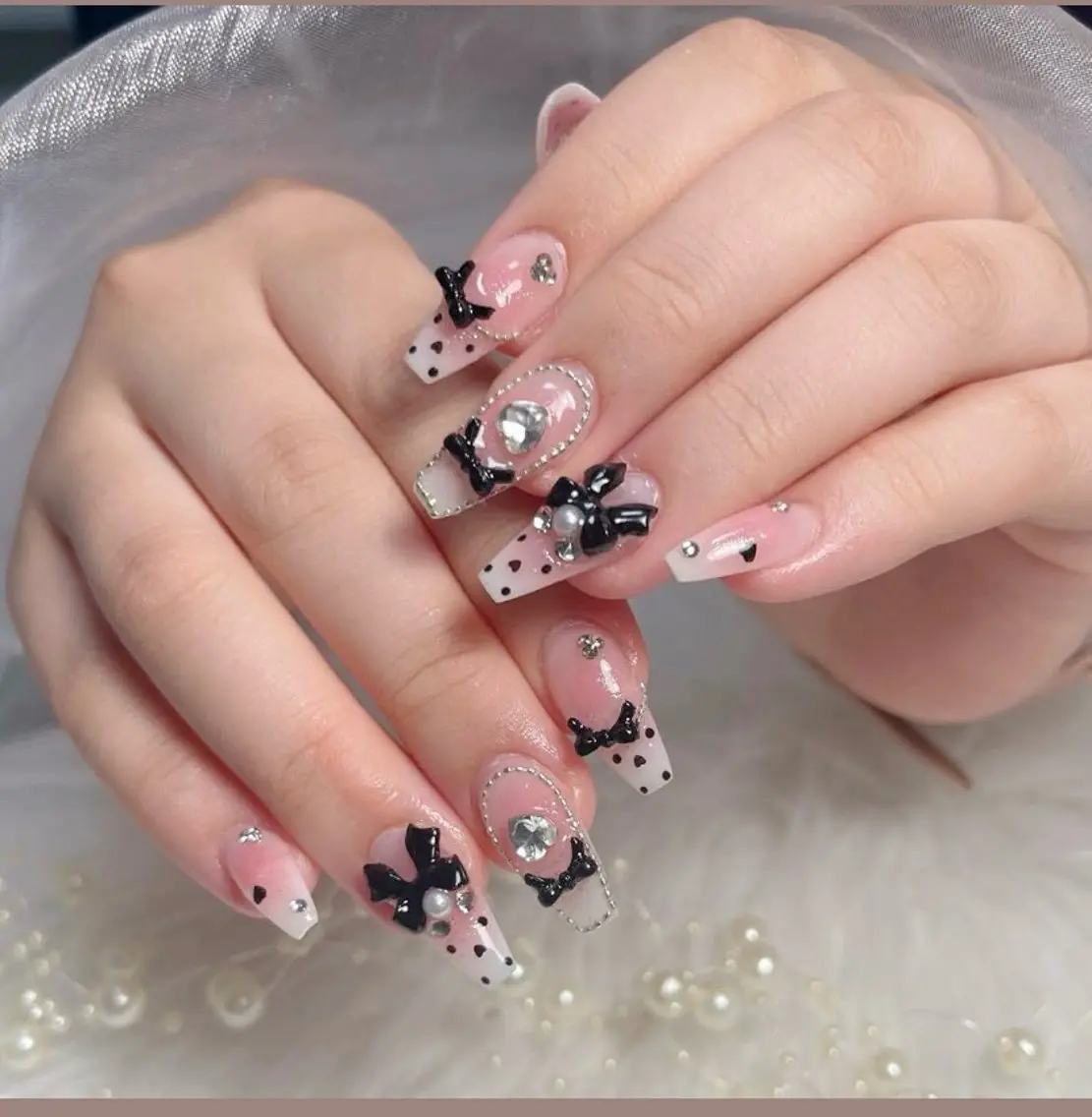 ネイル アートネイル ボルドー フレンチネイル ジェルネイル 氷ネイル・うるうるネイル ハンドネイル Julie Nail Hinのネイルデザイン
