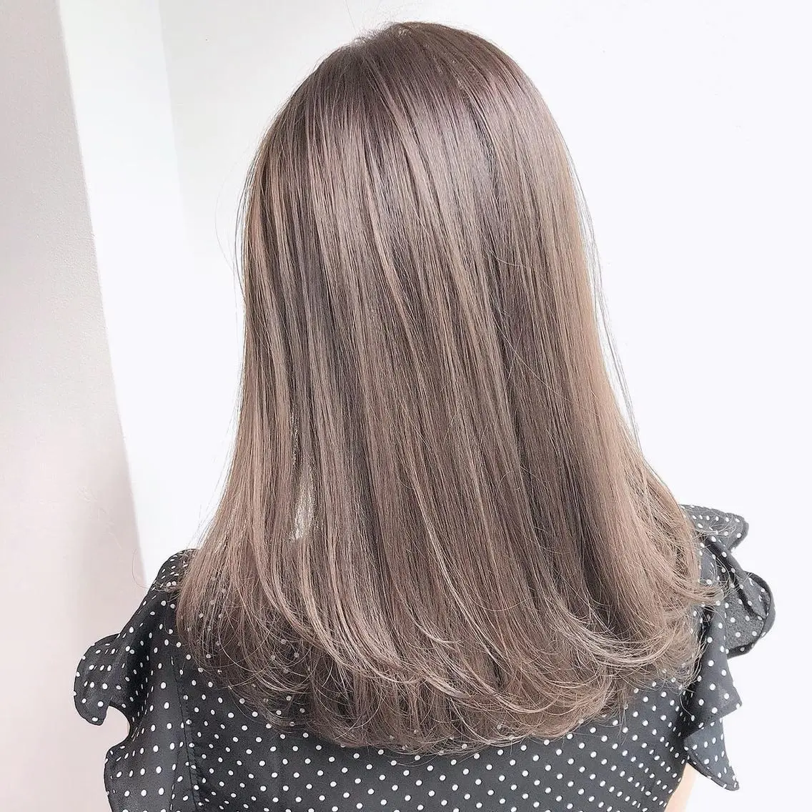 ミディアム カラー 爆美女製造機 レイヤーのプロのヘアスタイル