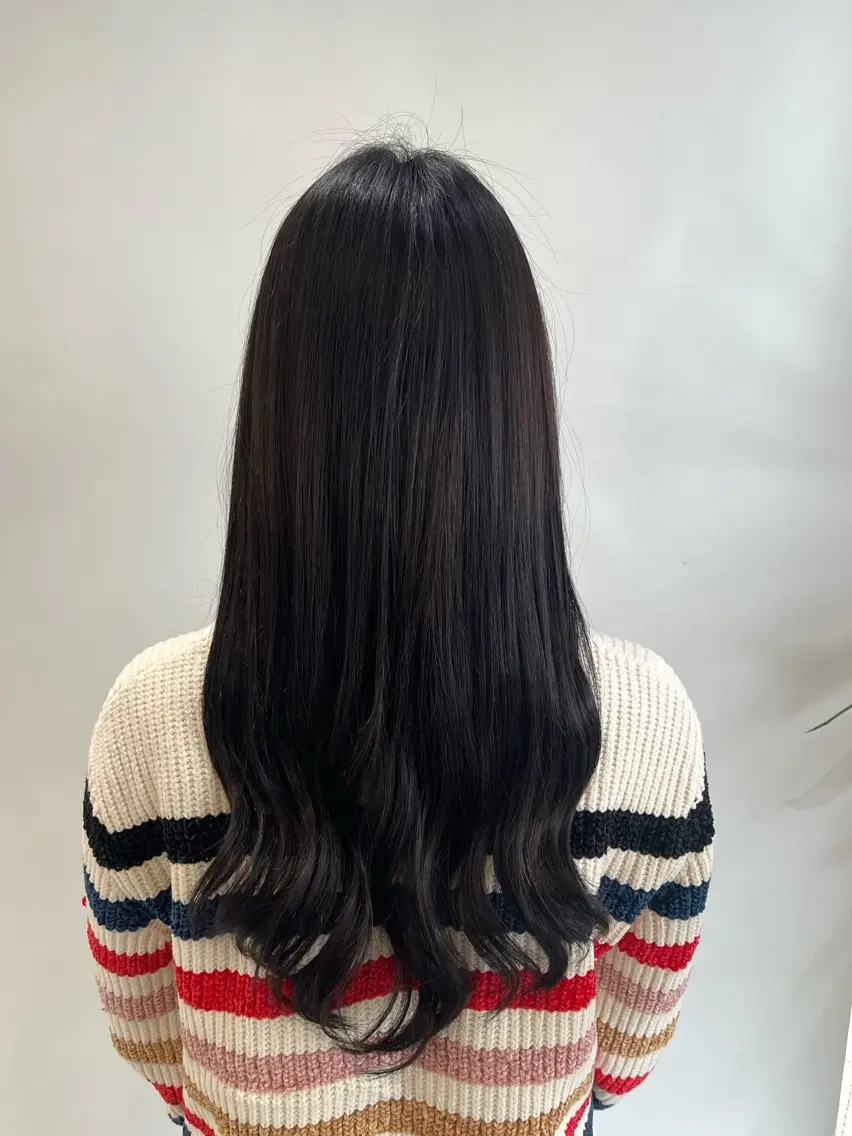 セミロング 野村 奈里亜のヘアスタイル
