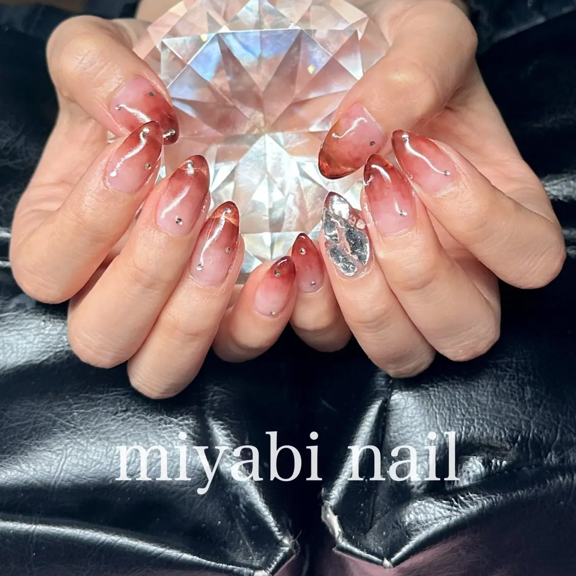 ネイル ブラウン 持ち込み ワンホンネイル 冬ネイル ハンドネイル miyabi nail 桂川駅近くのネイルデザイン