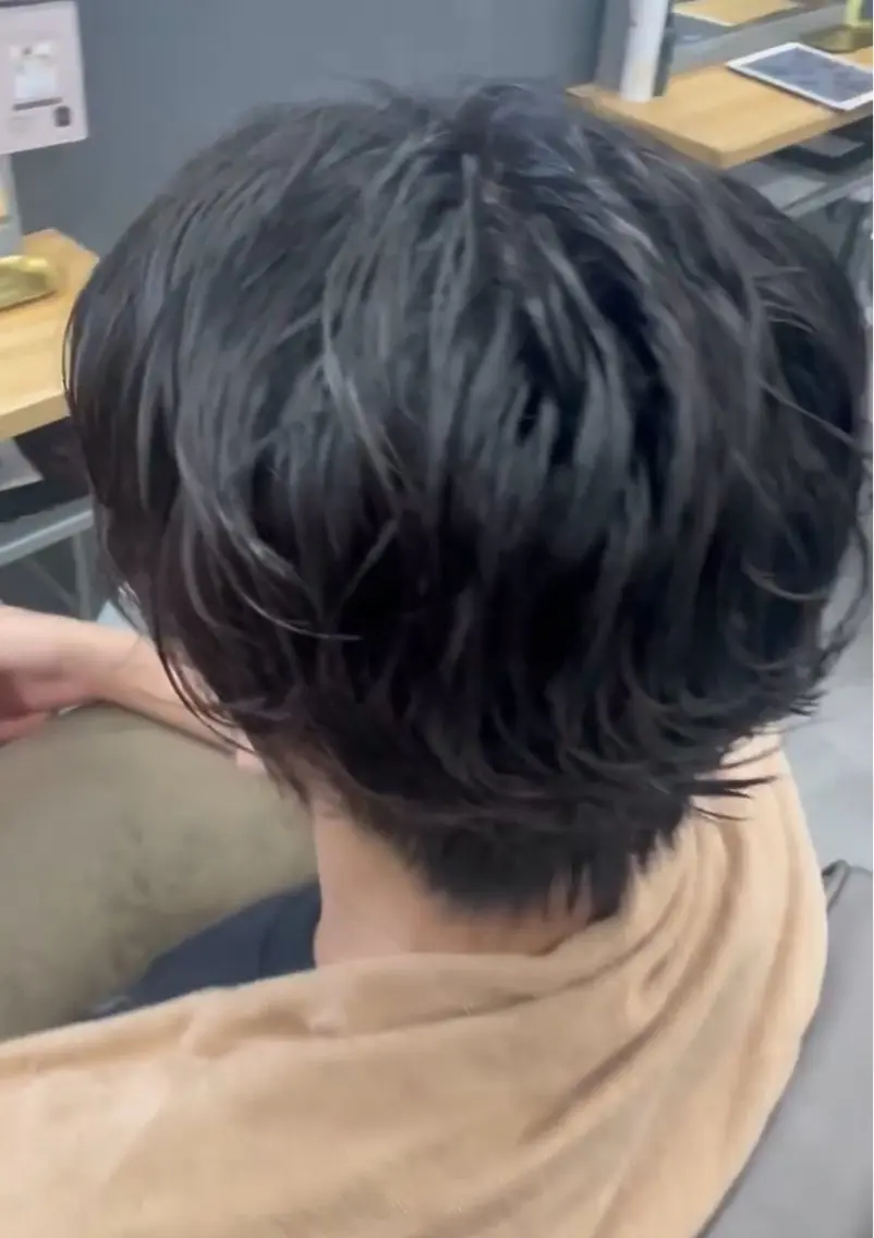 ショート パーマ メンズ メンズパーマ ニュアンスパーマ パーマ ルプラボウ りく/艶カラーのヘアスタイル