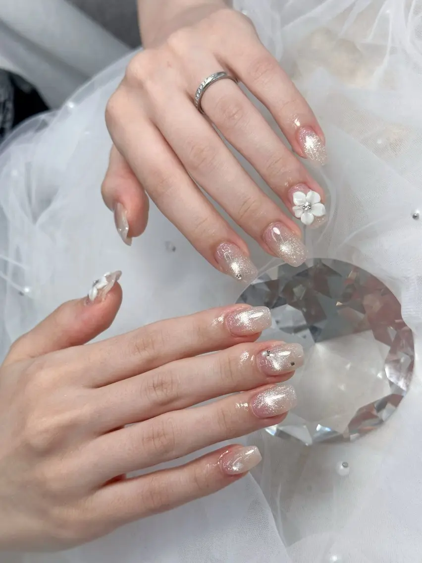 ネイル アートネイル ジェルネイル 韓国ネイル ニュアンスネイル ハンドネイル Luna Nail.Novaのネイルデザイン