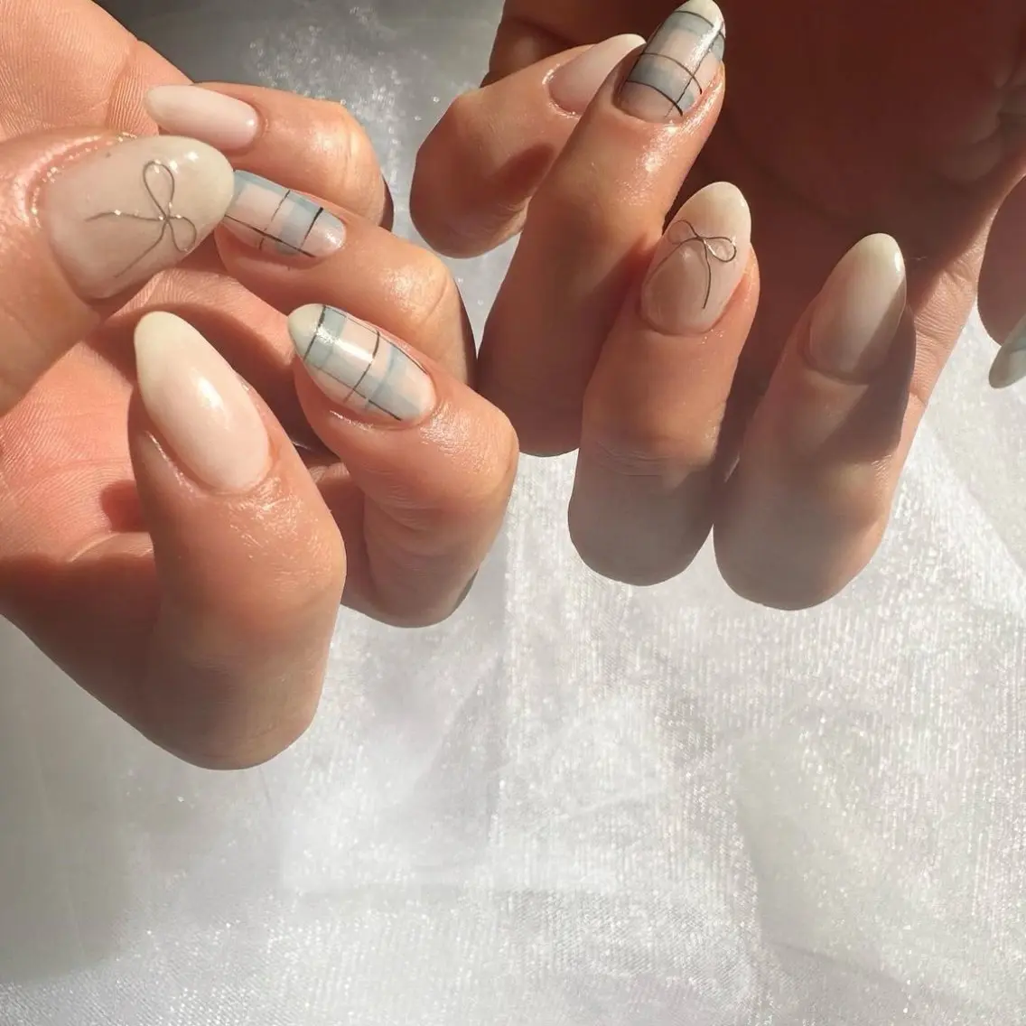 ネイル 氷ネイル・うるうるネイル 韓国ネイル ニュアンスネイル リボン 🪞KAPE NAIL 🪞のネイルデザイン