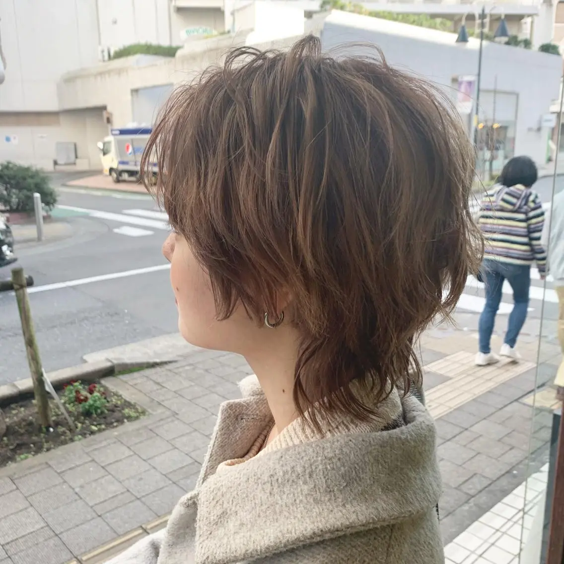 ショート カラー バレイヤージュ ハイライトカラー ハイライト レイヤーカット ショートヘア パーマ circus by KENJE 町田店のヘアスタイル