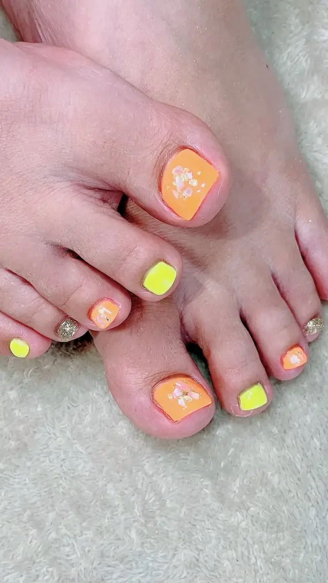 ネイル フットネイル shino🌟 痛ネイルのネイルデザイン