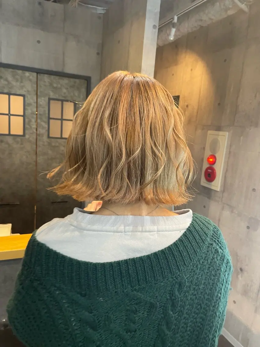 ショート カラー ヘアアレンジ 渋谷のブリーチカラー シェフ🧑🍳蓮のヘアスタイル