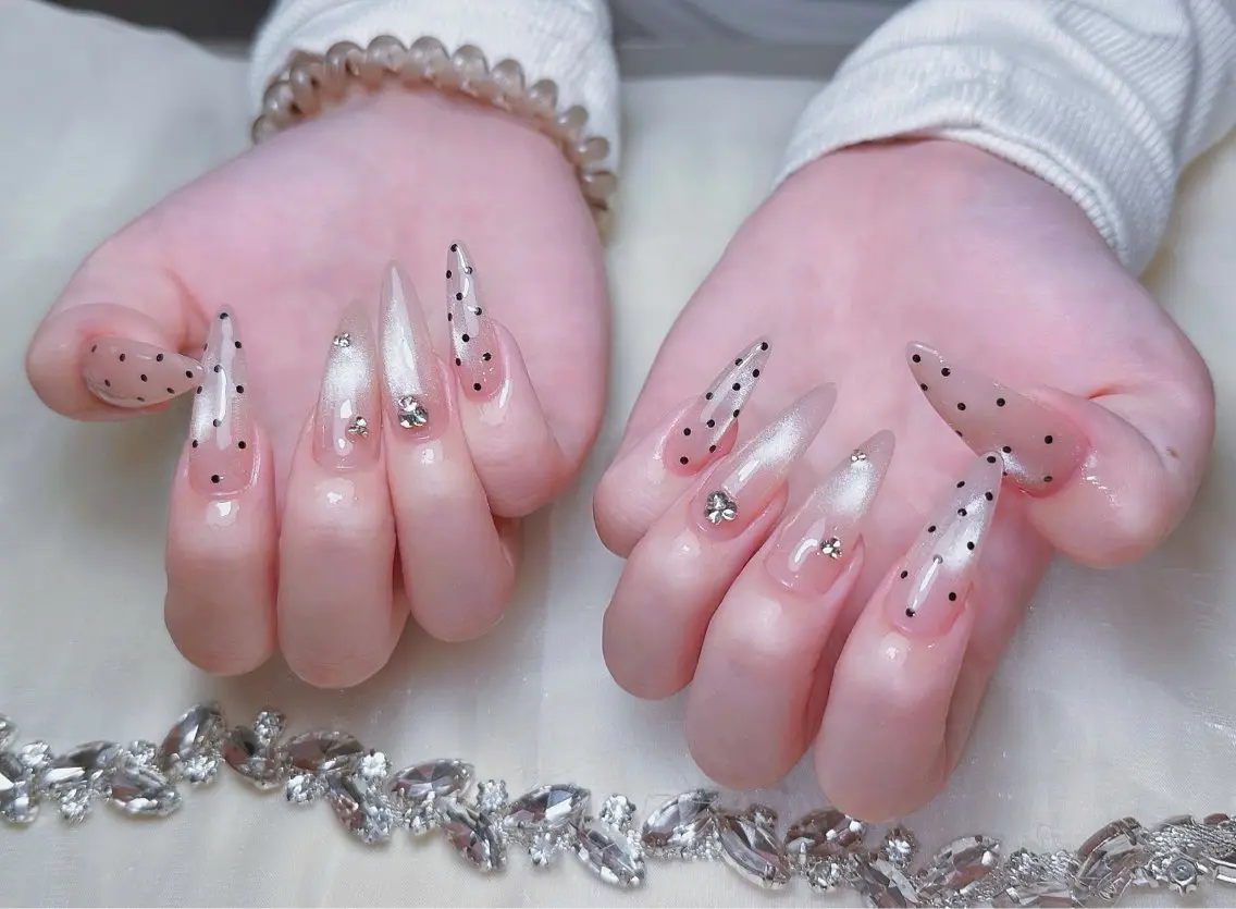 ネイル ハンドネイル Lyna 池袋のネイルデザイン