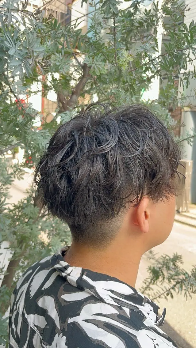 ミディアム メンズ 岡野 豪のヘアスタイル