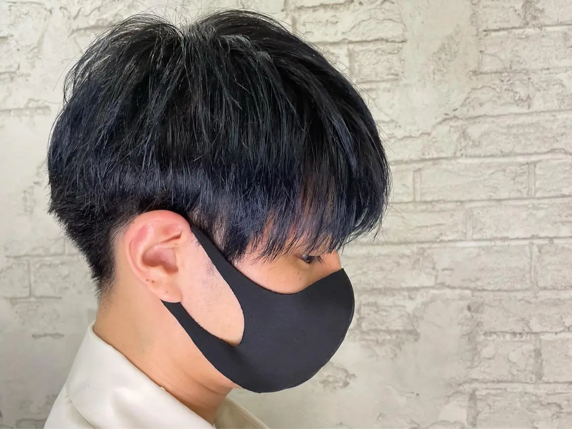 ショート カラー メンズ マッシュ 黒髪 ネイビーカラー ブリーチ特化 ハイトーンRYOYAのヘアスタイル
