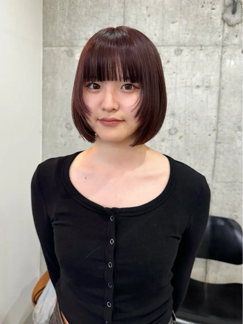 ショート ボブ 顔まわりレイヤー レイヤーカット 切りっぱなしボブ/ ブリーチカラー/大塚のヘアスタイル