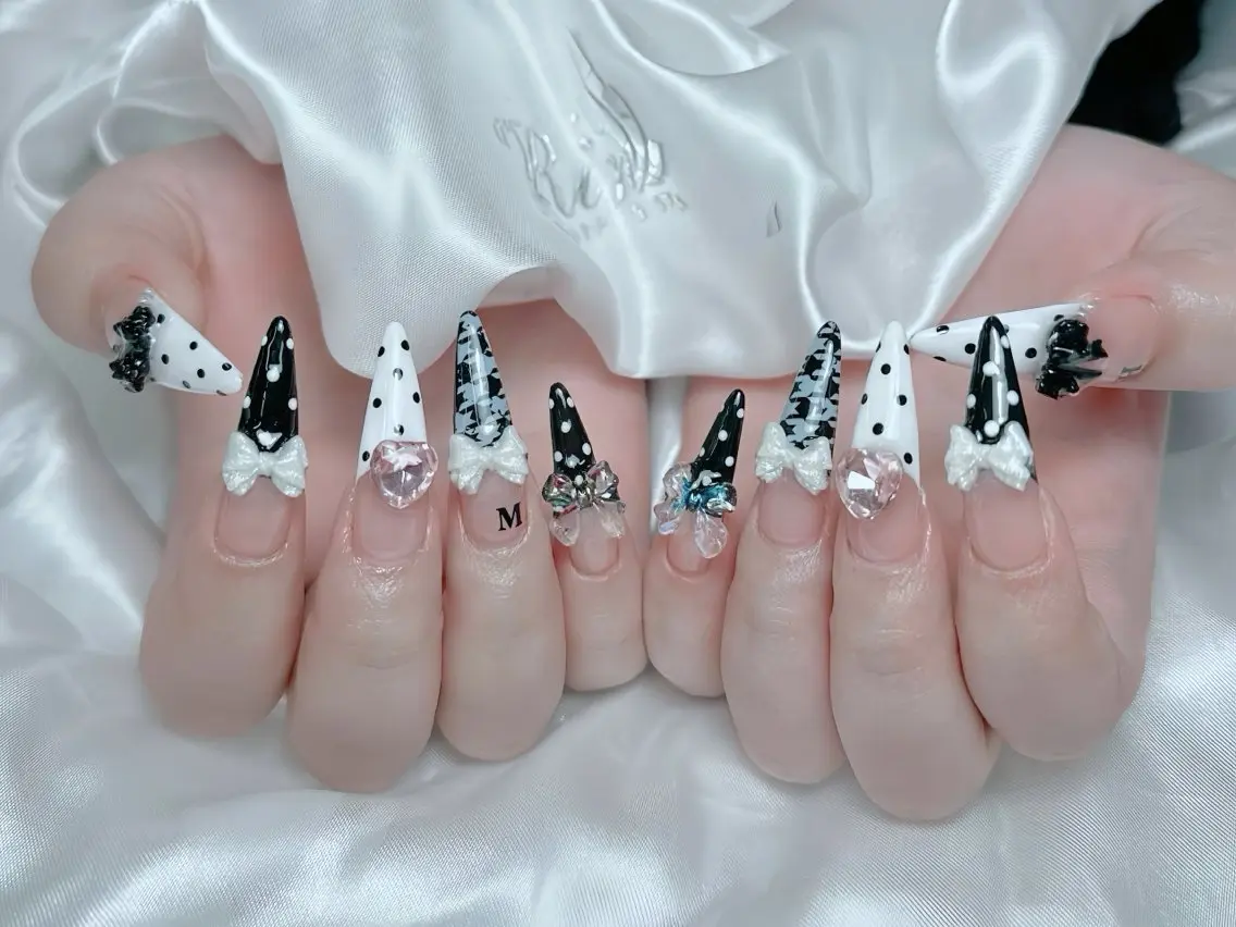 ネイル 成人式 ロングネイル ネイルチップ ハンドネイル Rin Nail 新大久保店のネイルデザイン