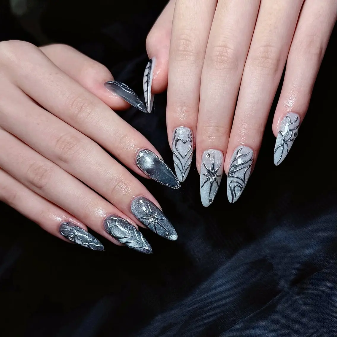 セミロング ハンドネイル Chann Channのネイルデザイン
