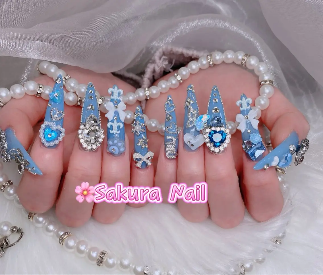 ネイル アートネイル オーロラネイル ボルドー チークネイル フレンチネイル ハンドネイル Sakura Nail Salonのネイルデザイン
