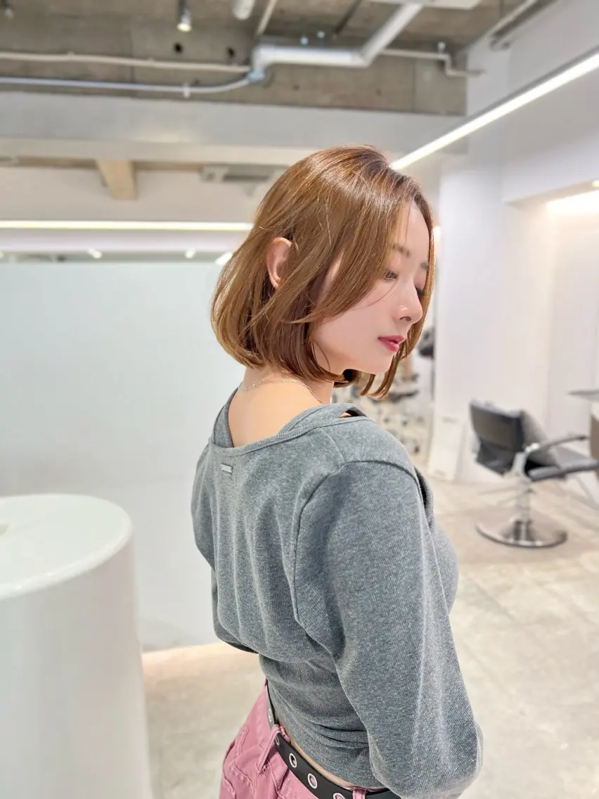 20代後半〜30代限定!ボブカット+全体カラー(仕上がりの長さが肩上)の写真