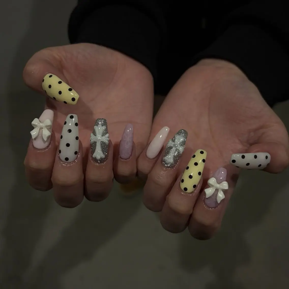 ネイル チークネイル ドット フットネイル フレンチネイル グラデーション ハンドネイル ハンドケア Nihonthy Nail 新宿のネイルデザイン