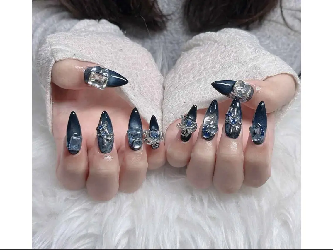 ネイル 韓国ネイル マグネットネイル 持ち込み ニュアンスネイル シンプルネイル ハンドネイル Huyn Nail Shinjyukuのネイルデザイン