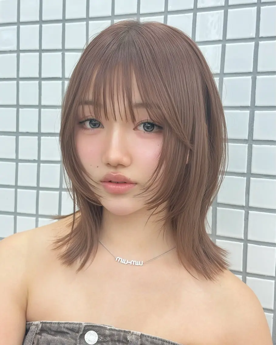 ミディアム ボブ レイヤーカット レイヤー・カット モデル・透明感カラーのヘアスタイル