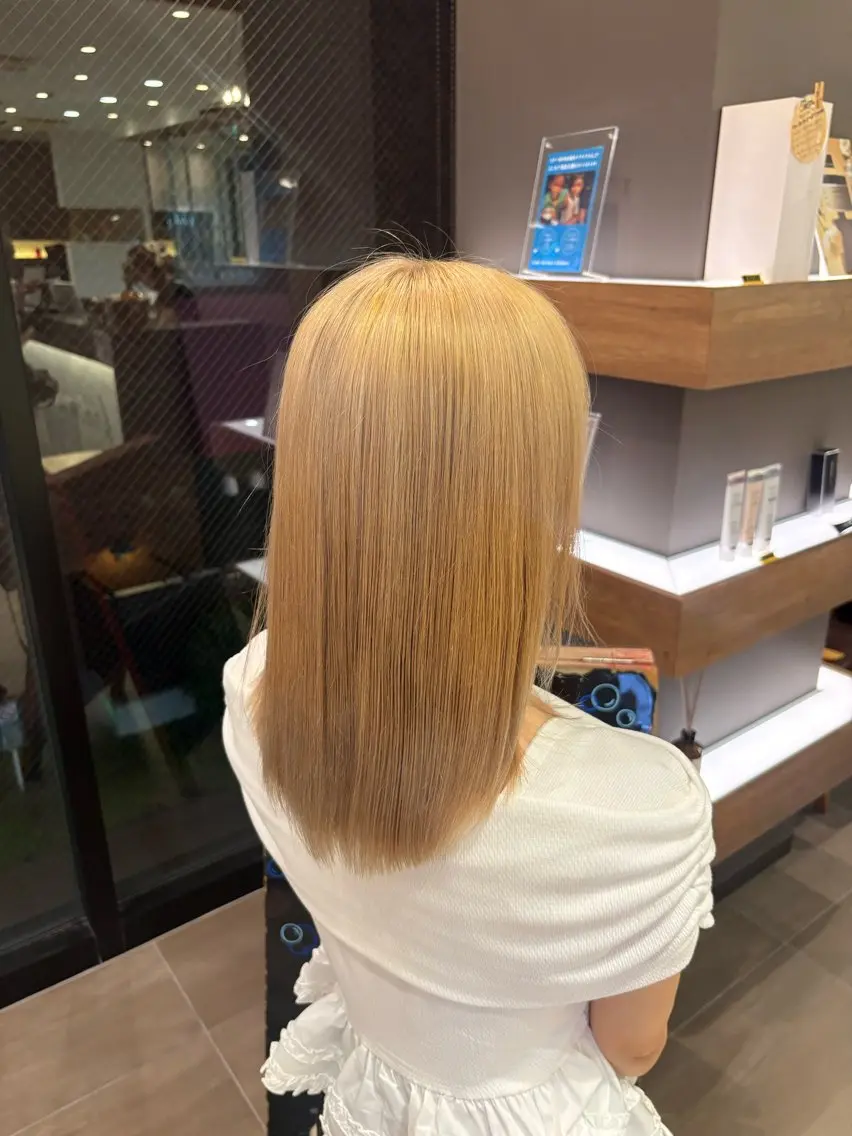 ミディアム ヘアカラー 西岡 英菜のヘアスタイル