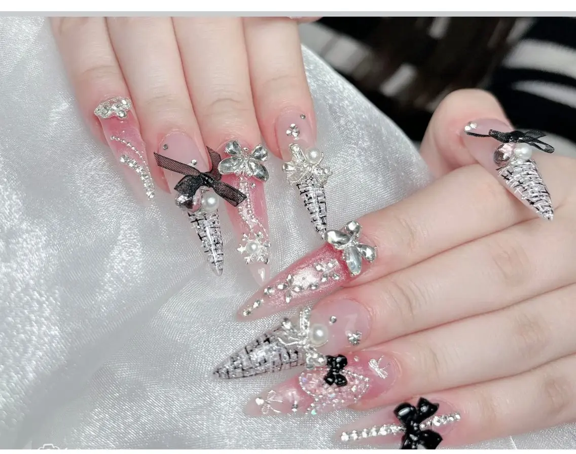 ネイル アートネイル ボルドー フレンチネイル ジェルネイル 氷ネイル・うるうるネイル ハンドネイル Julie Nail Rinのネイルデザイン