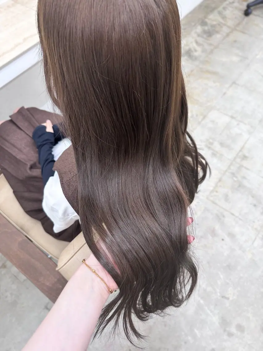 ロング カラー ブリーチ グレージュ ブリーチなしカラー 🌼透明感艶カラー オリーブ🌼河村咲のヘアスタイル