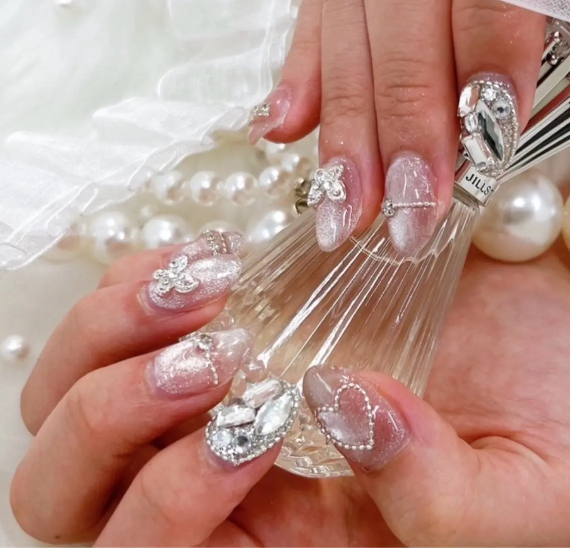ネイル フットネイル フレンチネイル ガラスフレンチ 韓国ネイル マグネットネイル Queeens nailのネイルデザイン
