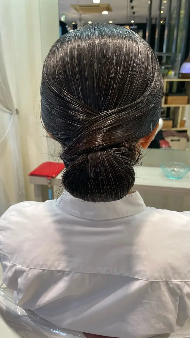 セミロング ヘアアレンジ 🎨 SHIORI🥀のヘアスタイル