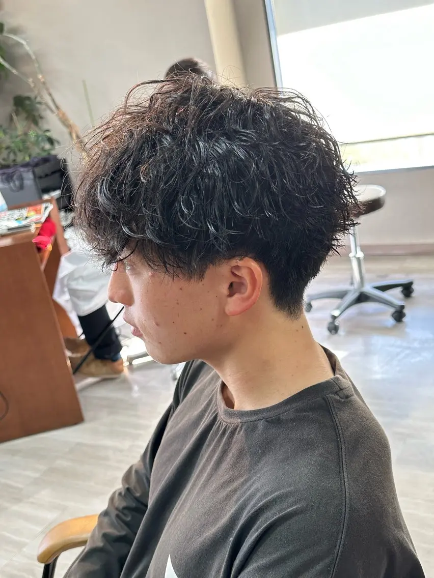 パーマ メンズ 波巻きパーマ arika オケシ　リョウダイのヘアスタイル