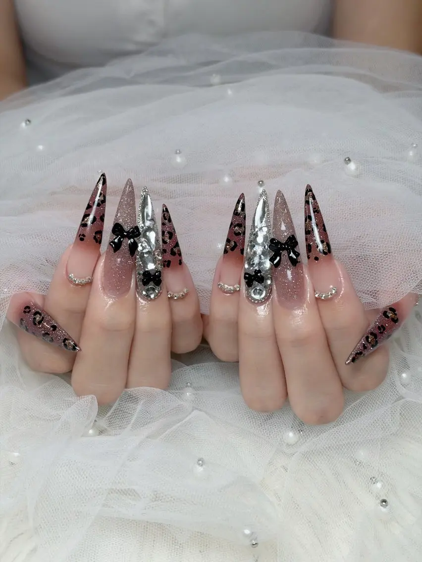 ネイル チークネイル ドット フレンチネイル グラデーション ハート ハンドネイル Julli NailStudioのネイルデザイン