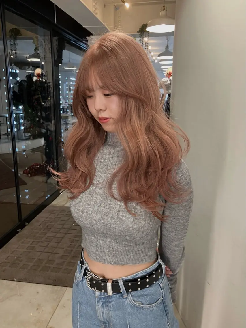ロング カラー ベージュカラー ピンクカラー ピンクベージュ カット ヘアカラー トリートメント Hanaka🪷 ニュアンス×海外風のヘアスタイル