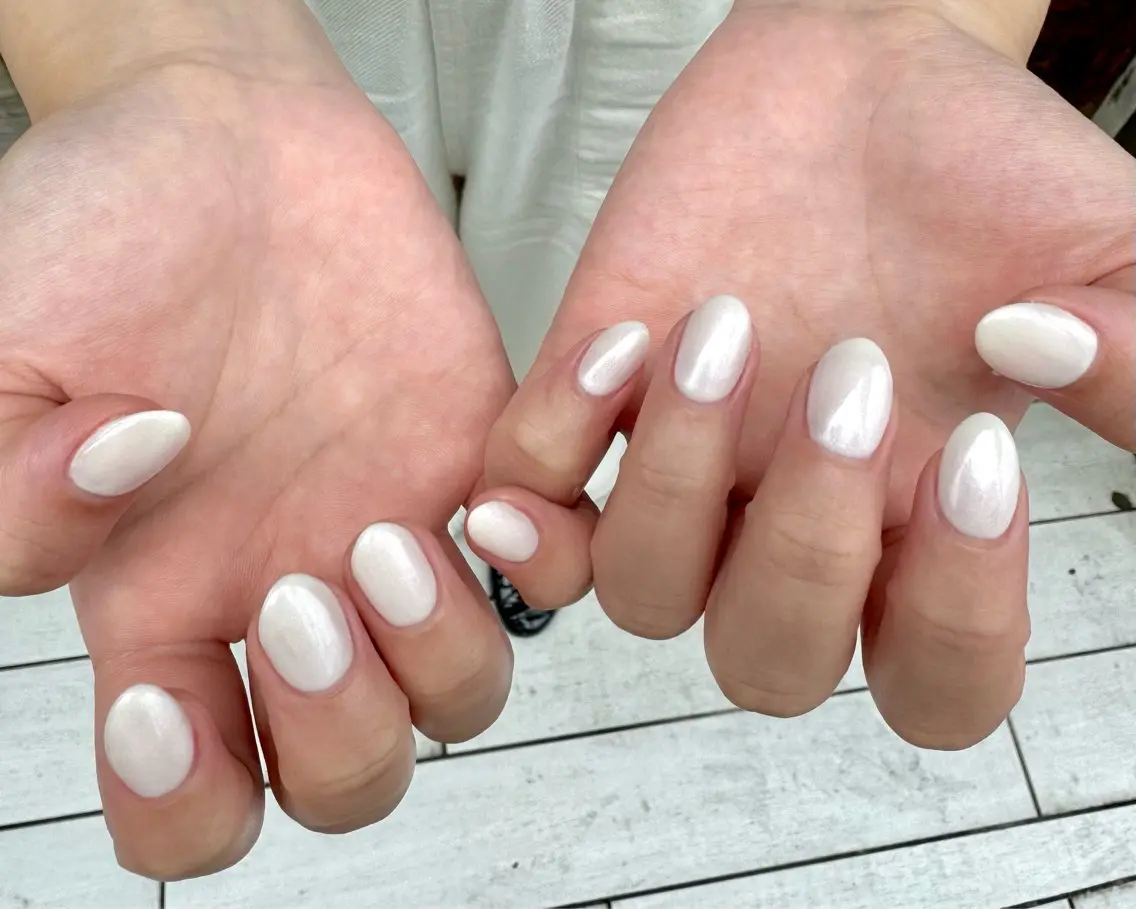 ネイル ホワイト 🌺🌴N. Rita🥥のネイルデザイン