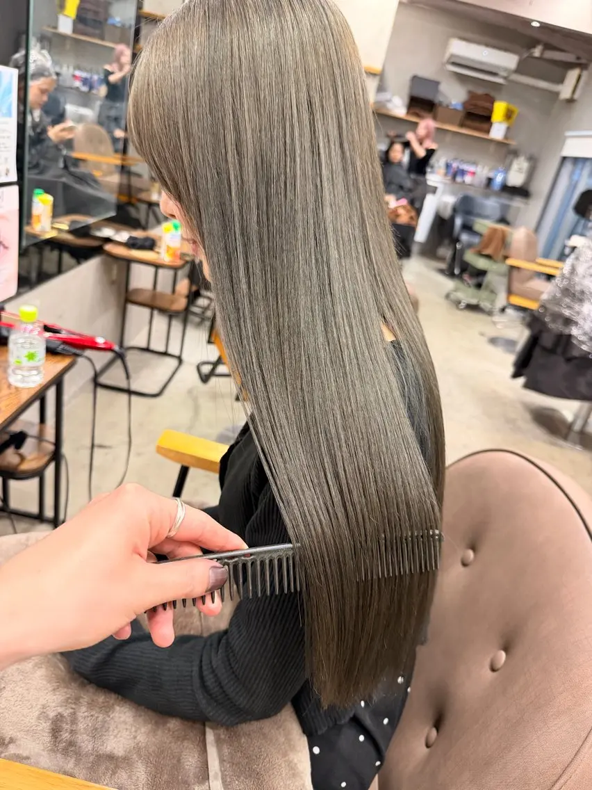 セミロング カラー グレージュ オリーブグレージュ オリーブグレー ヘアカラー トリートメント AiM 大名　似合わせカットのヘアスタイル