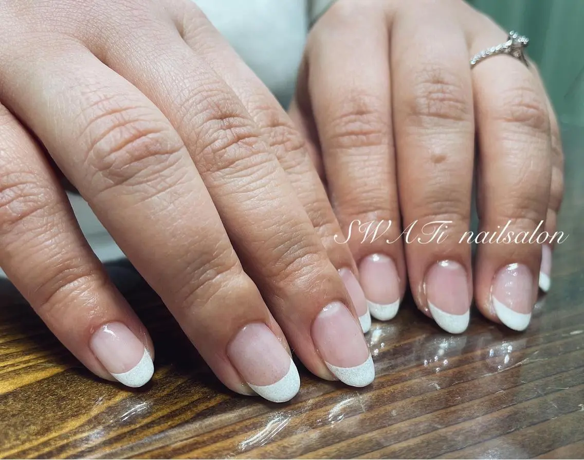 2回目以降ハンドジェルネイル💅フレンチネイルカラーグラデーション(クリアベース オフ+550円)他店様オフは1000円の写真