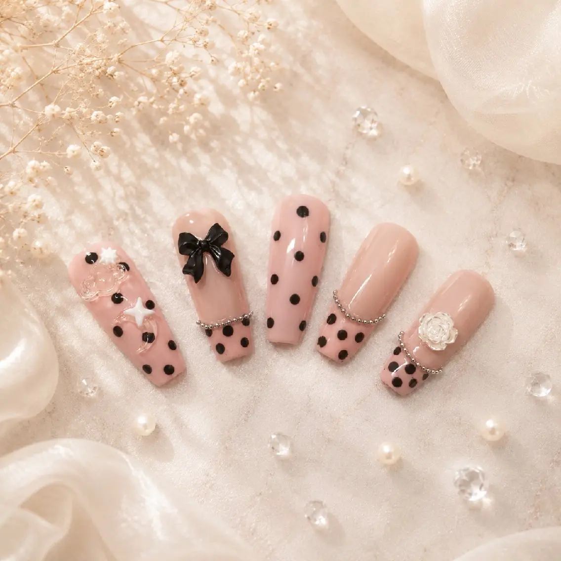 ネイル Reivl  Nails のネイルデザイン
