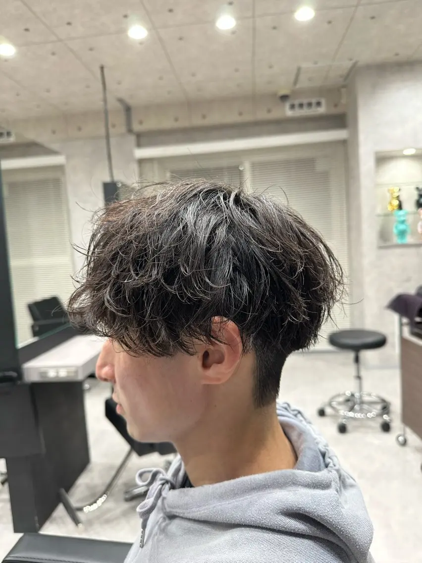 パーマ メンズ メンズパーマ 波巻きパーマ カット パーマ ユウ🪄 パーマ指名No1のヘアスタイル