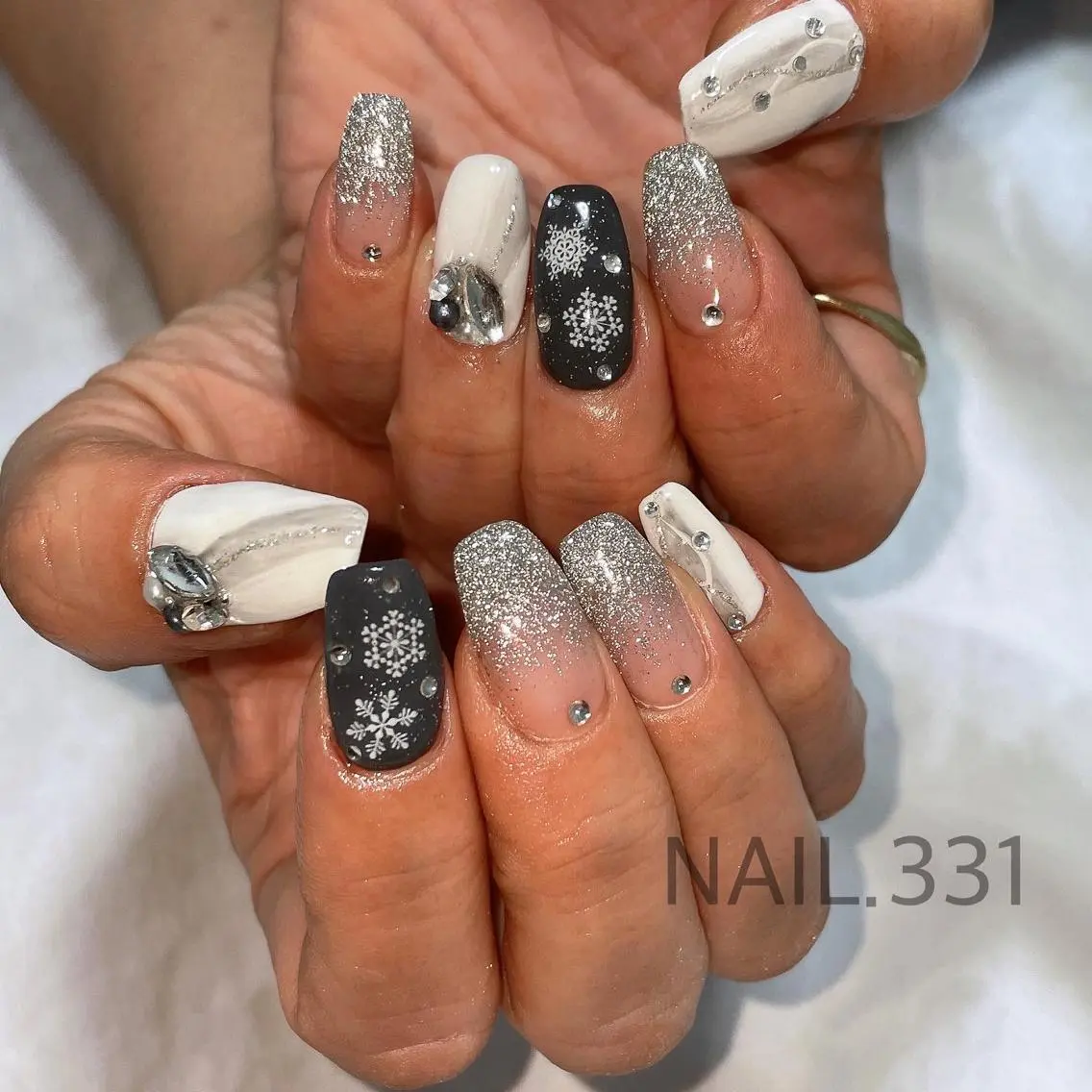 ネイル ハンドネイル Nail 331のネイルデザイン