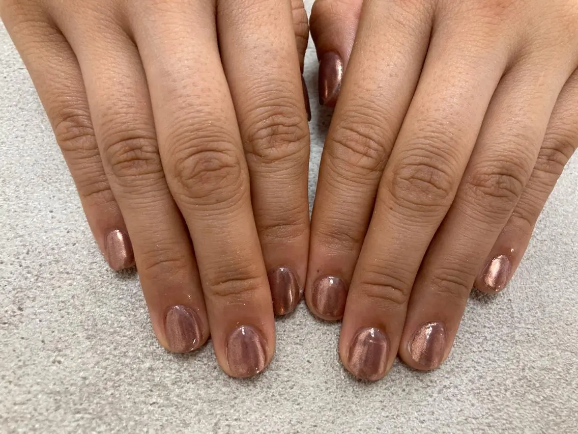 ネイル ブラウン ミラーネイル ハンドネイル mogunail &blowのネイルデザイン