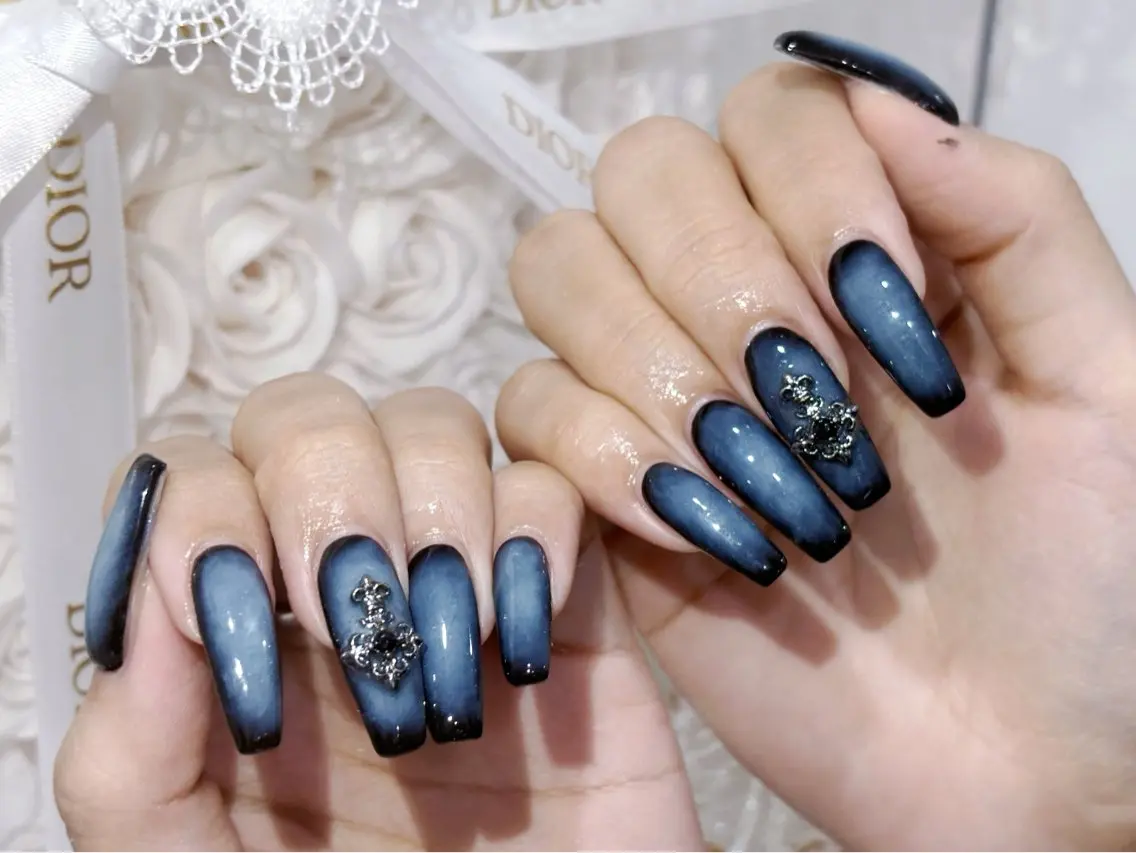 ネイル Nailsalon Vi+ももか🩷のネイルデザイン