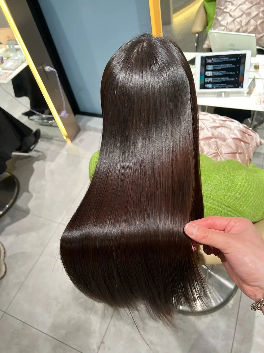 ロング カット 縮毛矯正 トリートメント 福岡縮毛矯正✨️ ストレート 向井和輝のヘアスタイル