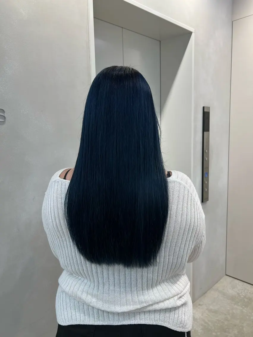 ロング カラー ブルーカラー 髪質改善 トリートメント ayaka 🍀のヘアスタイル
