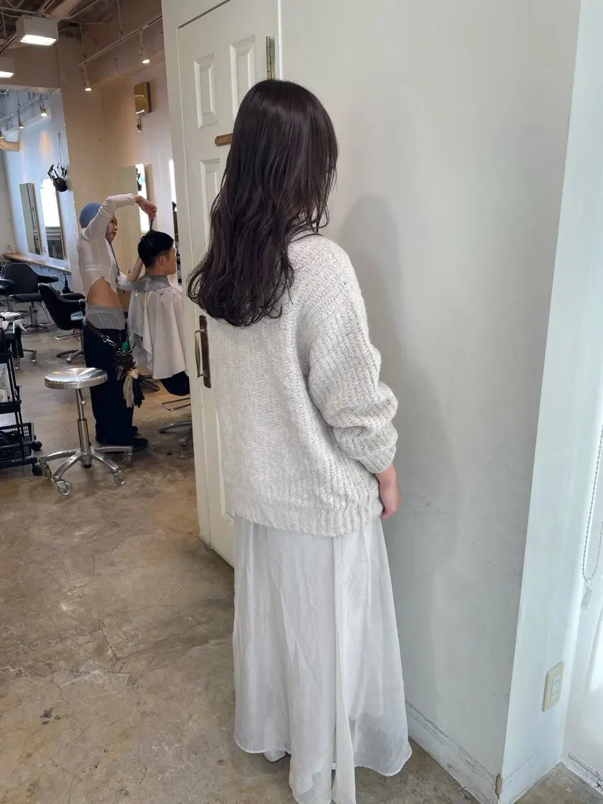 セミロング カラー ブリーチ ダブルカラー グレージュ ブリーチなしカラー カット ヘアカラー トリートメント MIOベージュカラー 柔らかいカラーのヘアスタイル