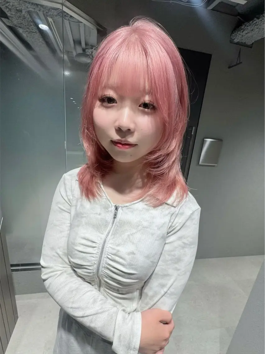 セミロング カラー バレイヤージュ ミストバング ベージュカラー ブリーチ 抜きっぱなしブロンド 札幌美容師/ブリーチ /ハイトーン/Doiのヘアスタイル