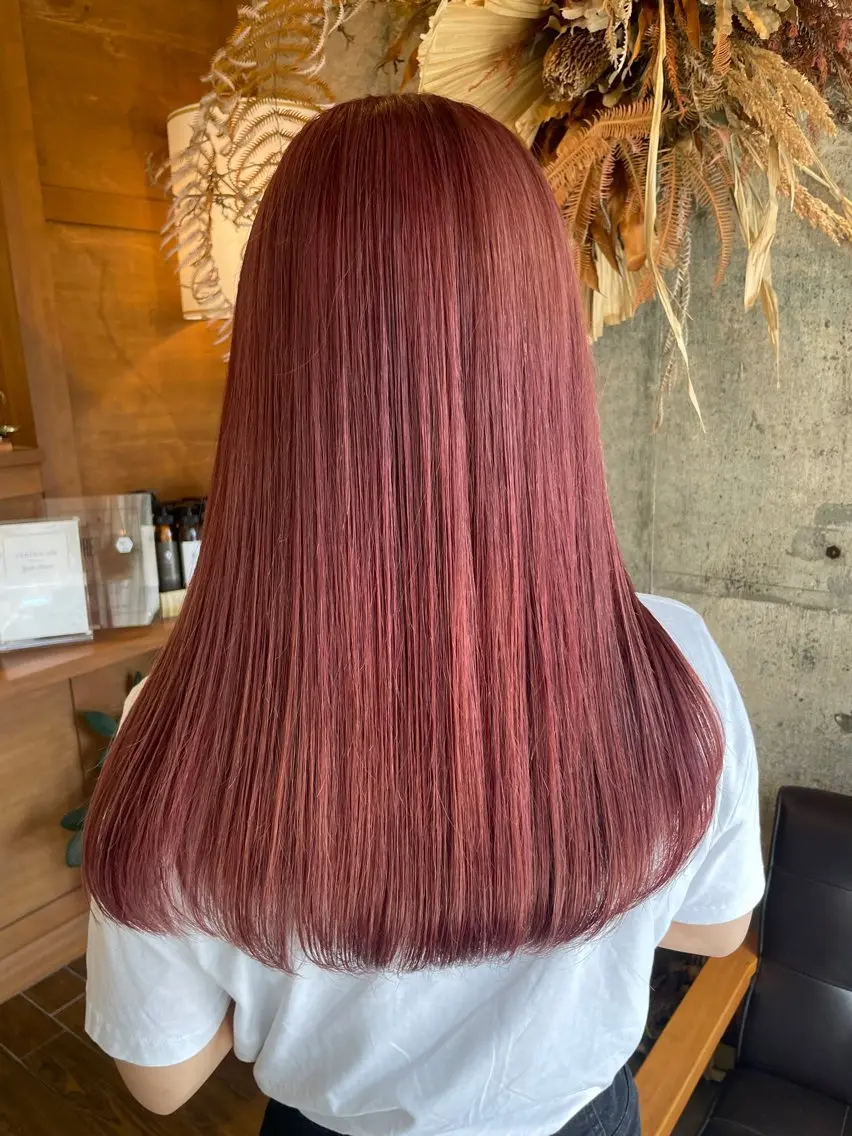 ロング カラー ブリーチ レッドカラー ヘアカラー トリートメント 宇野 颯太のヘアスタイル