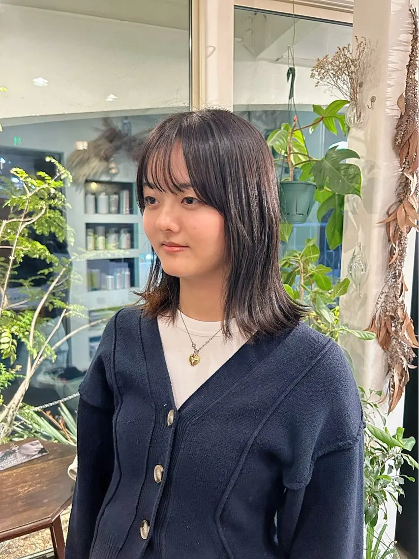 ミディアム 谷澤 朋佳のヘアスタイル