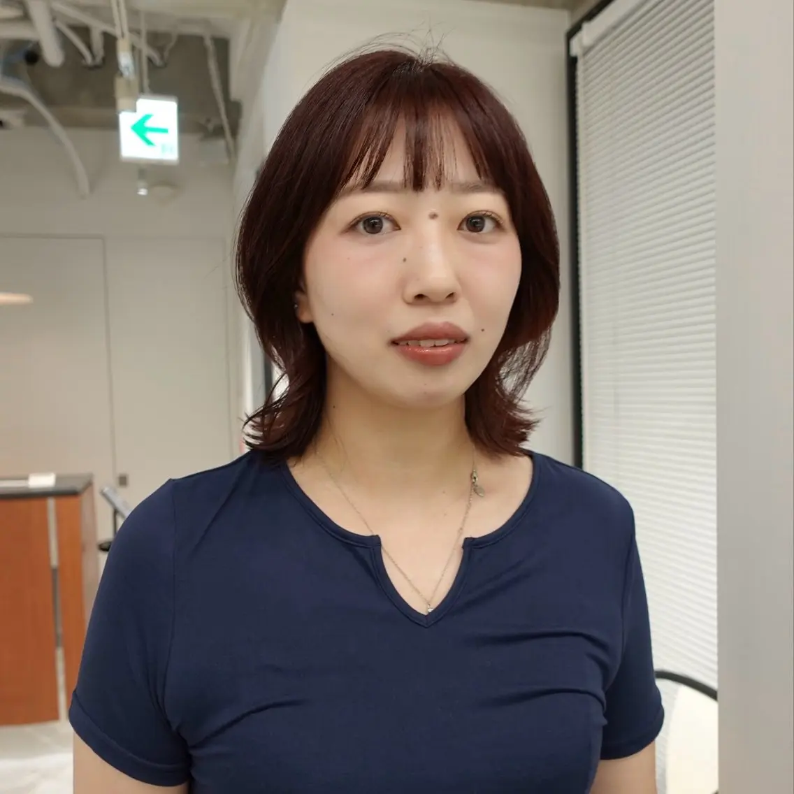ミディアム カラー ヘアアレンジ レッドカラー レイヤーカット カット ヘアカラー 🌐サトウ リョウ🌐のヘアスタイル