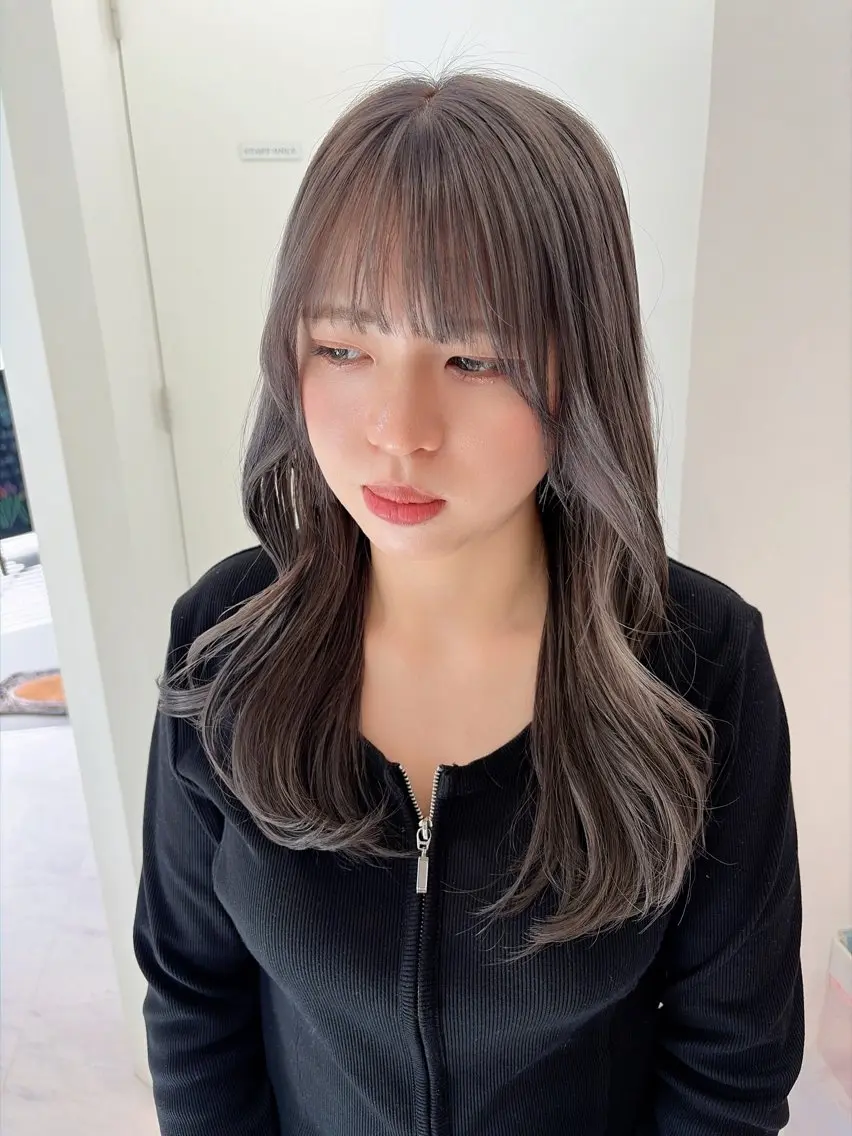 セミロング カラー グレージュ シルバー 韓国風ヘア カット ヘアカラー トリートメント 名駅/ハイトーン /Y2k/YUNAのヘアスタイル