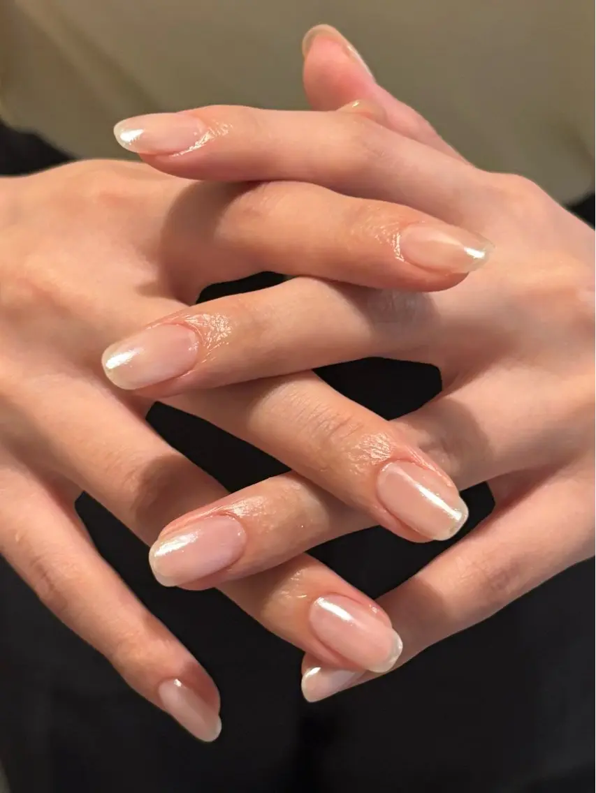 【ご新規さま限定クーポン✨】オフなし aurora/mirror nail(ベースカラーなし)の写真